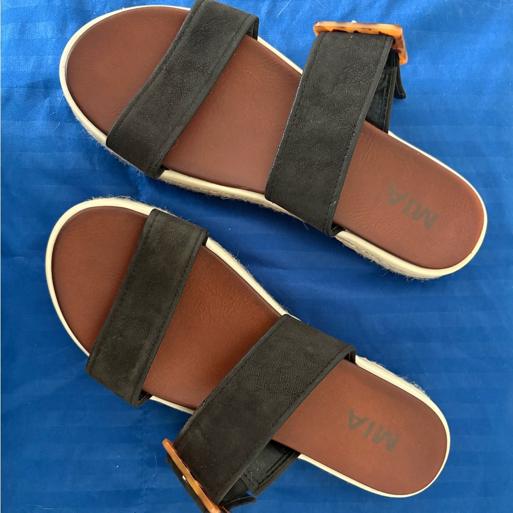 MIA Black and Brown Platform Sandals - Picture 2 of 3